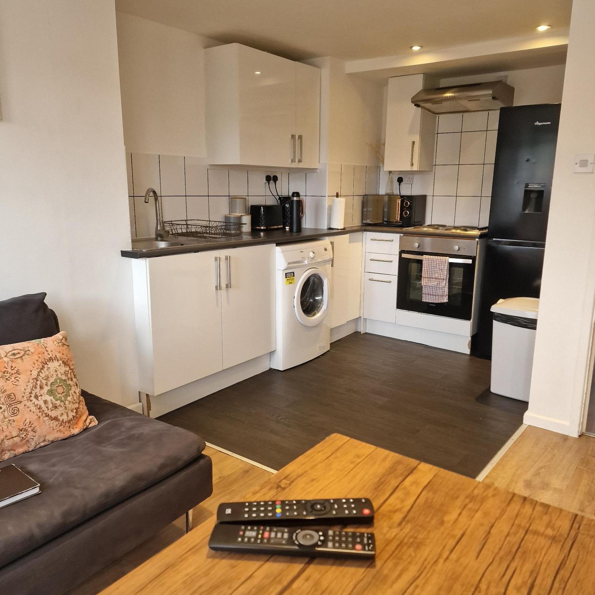 Apartment Sherwood Hillside View - Homely, Cosey & Perfect Location
